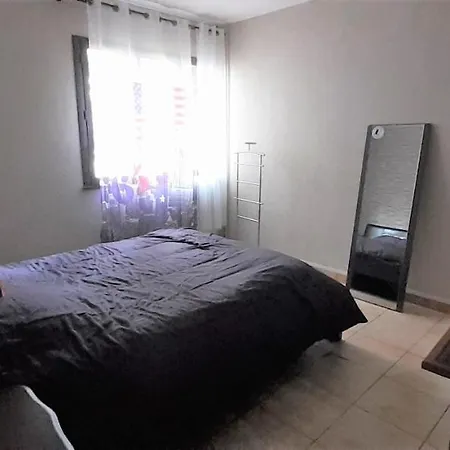Chambre lit double en colocation Montpellier Extérieur photo